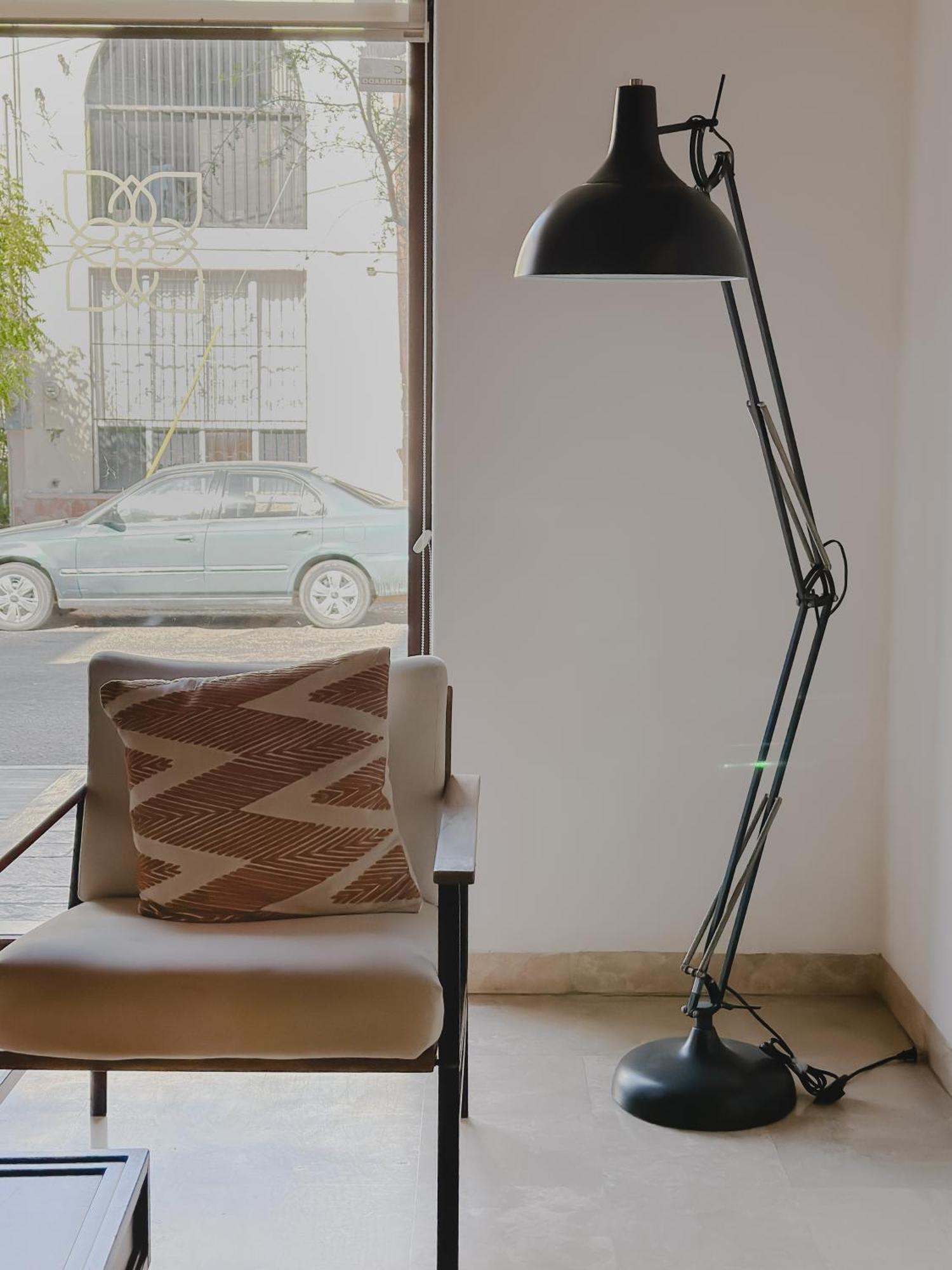 Hotel Catedral La Paz Exteriér fotografie A floor lamp